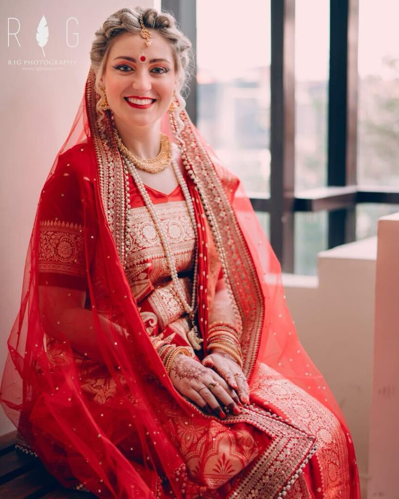 Tears of Gratitude: Reflecting Smita's emotional reunion with Rohini on her wedding dayert