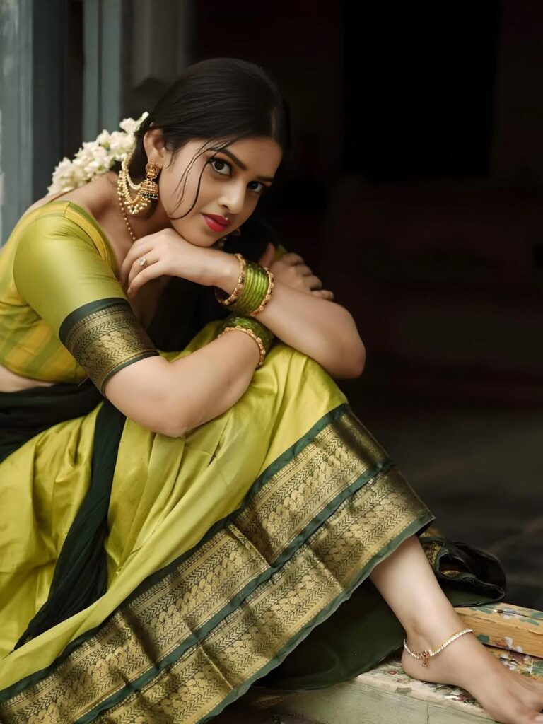 The Story of an Evening College and a Young Lady Lecturer